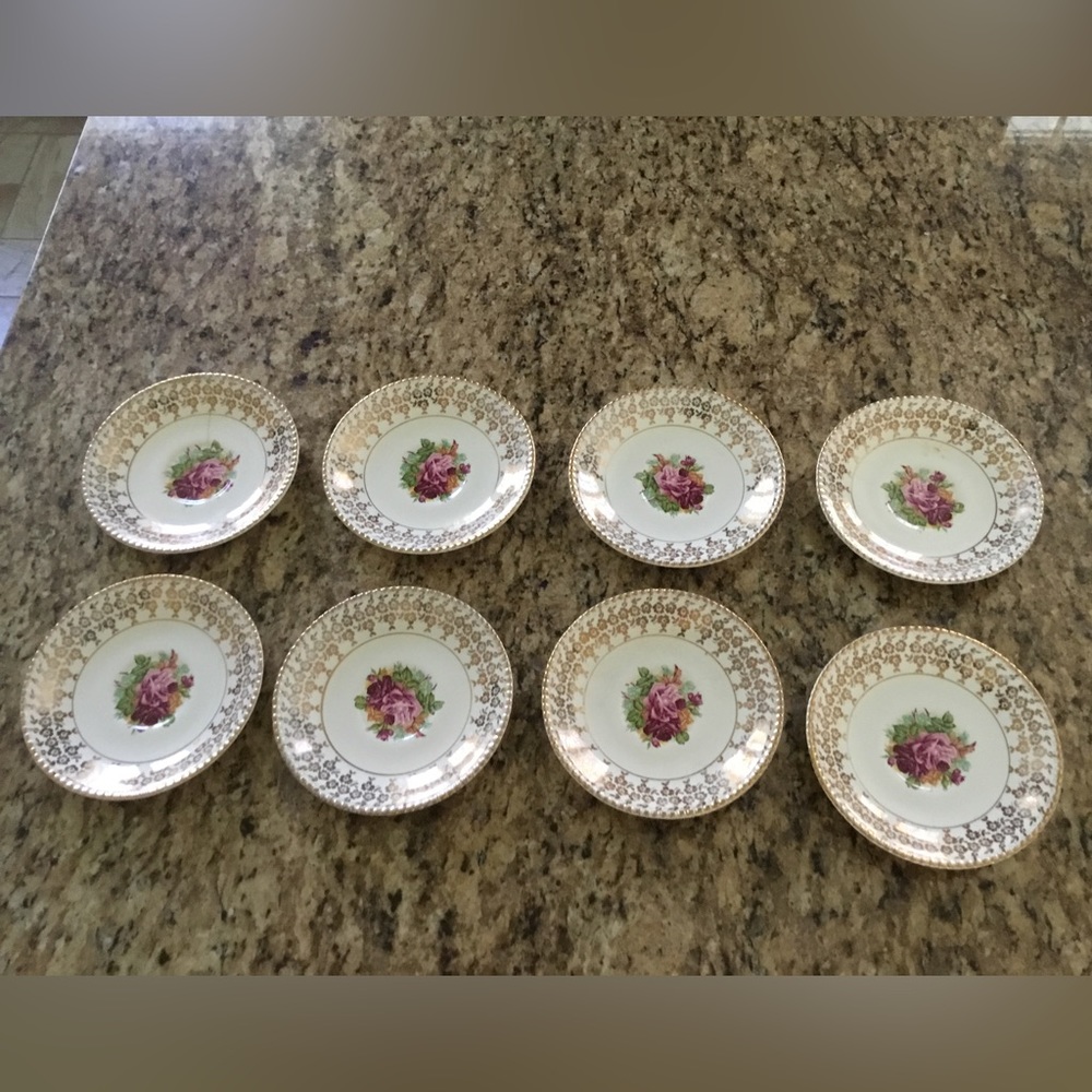 Vintage 22 Kt. Gold Roses plates almost 6 in. Width, set of 8 - Picture 2 of 15